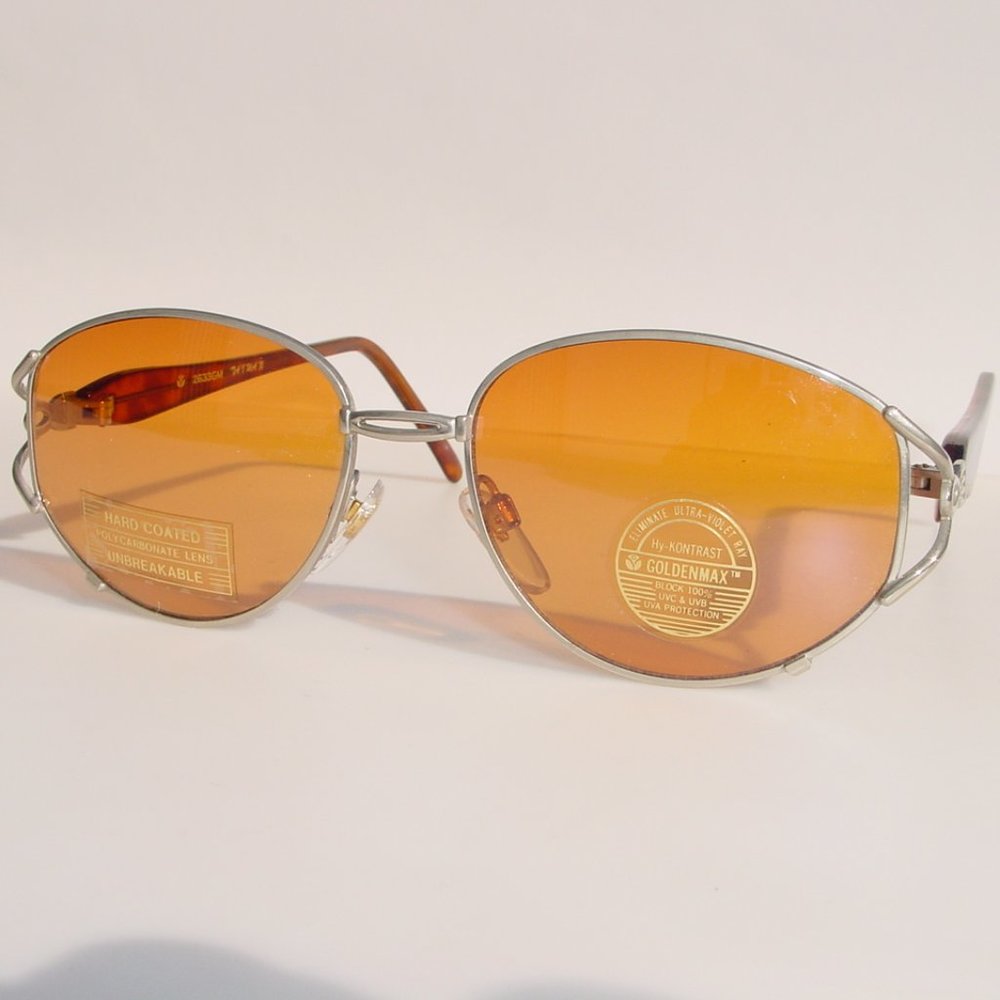 NWT True Vintage Lady's Retro Fashion Goldenmax lens tech hydrophobic sunglasses